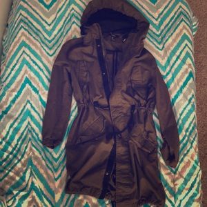 Trenchcoat in olive green